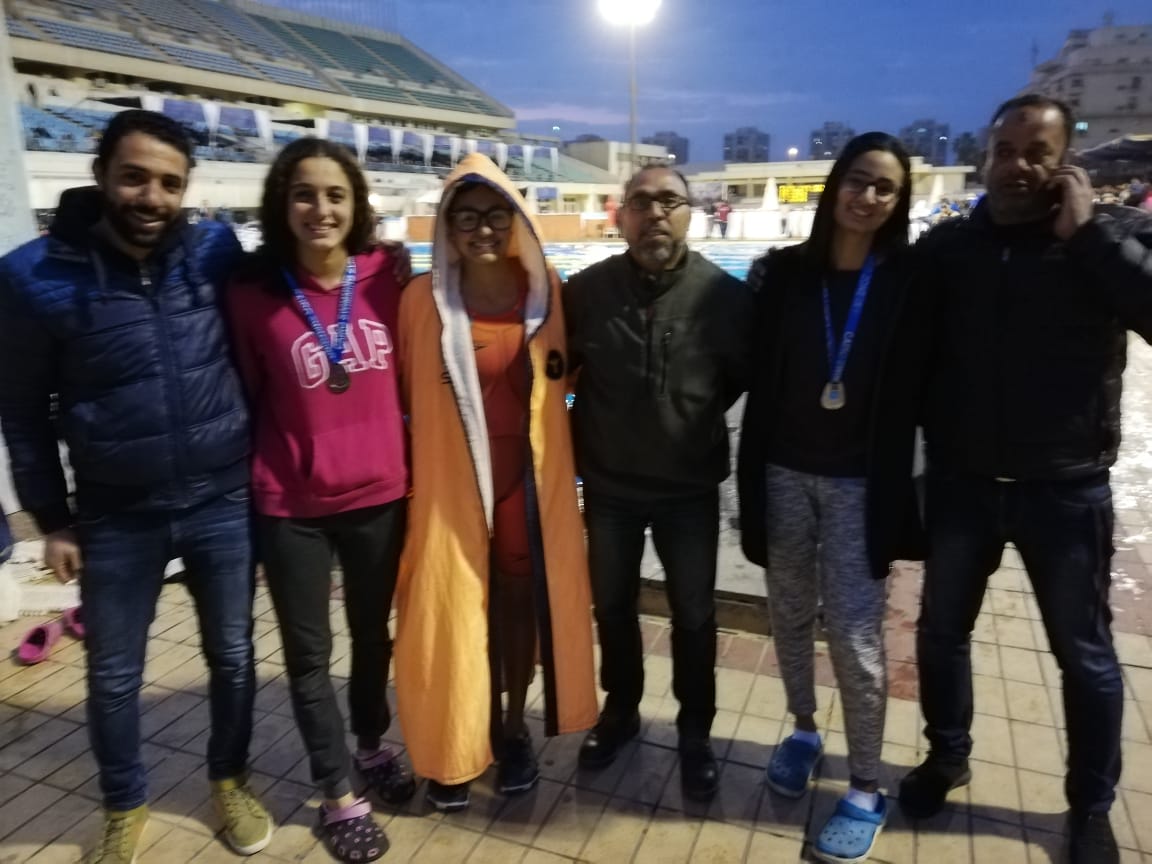 السباحة | أبطال الشمس يواصلون حصد الميداليات ببطولة القاهرة