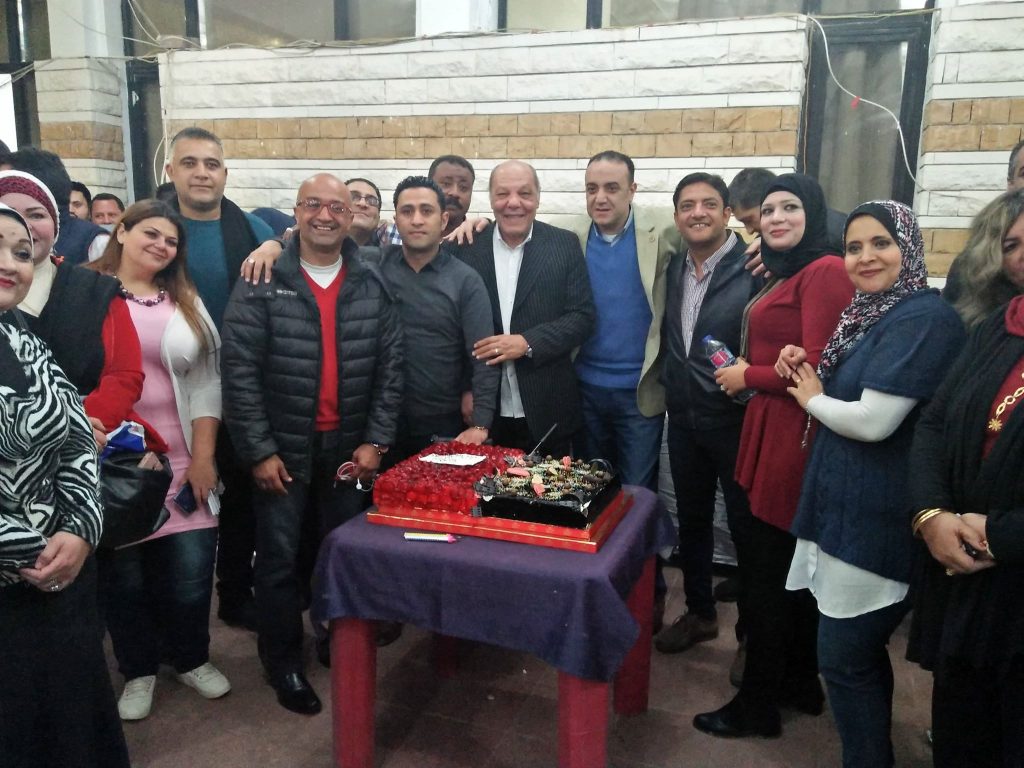 أعضاء النادي يحتفلون بعيد ميلاد أبوزيد .. ڨيديو