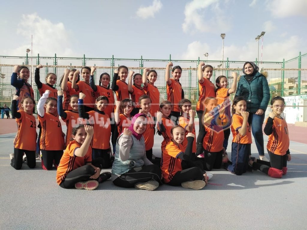 الكرة الطائرة | بنات الشمس 10 سنوات تفزن على المقاولون في بطولة منطقة القاهرة
