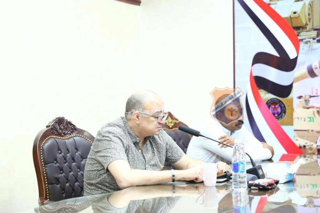 د. أسامة أبوزيد يجتمع مع الجهاز الفني للخماسي الحديث لمناقشة خطة الموسم الجديد