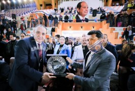 وزير الشباب والرياضة يهنئ رئيس النادي بإنجاز بطل الجودو