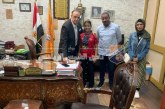 رئيس النادي يستقبل جنى أحمد بعد تألقها في بطولة أفريقيا للريشة الطائرة