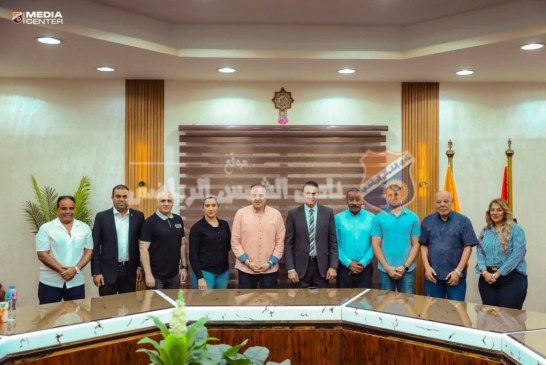 د. أسامة أبوزيد يستقبل رئيس نادي سموحة لبحث تعزيز التعاون بين الناديين