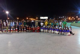 مجلس الادارة يلتقط صور تذكارية مع أبطال الانزلاق الفني