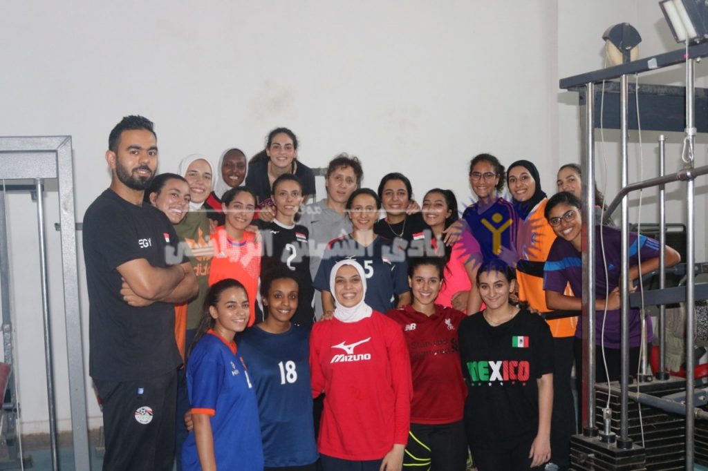 برنامج بدني لسيدات الطائرة بالجيم
