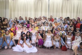 رئيس منظمة الفلكور العالمي يشيد بباليه الشمس