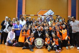 مجلس الادارة يكرم بطلات اليد في احتفالية علي حمام السباحة الرئيسي