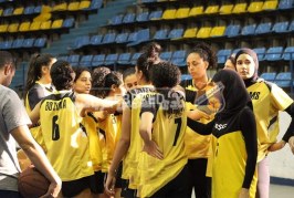 انسات الشمس يواجهن الترام في لقاء تصحيح المسار