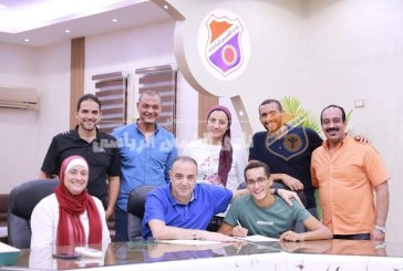 محمد الجندي بطل العالم فى الخماسى الحديث يجدد عقده مع النادي 