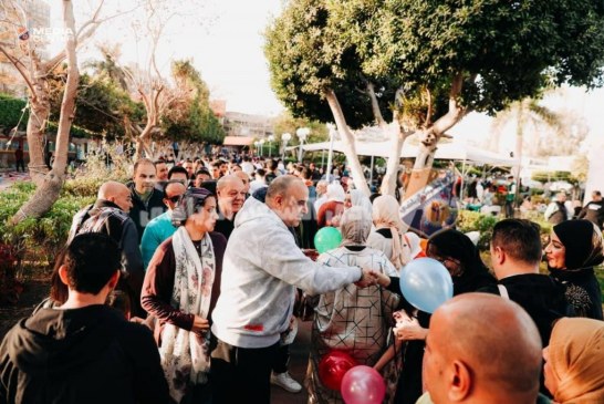 الآلاف يؤدون صلاة عيد الفطر في أجواء احتفالية داخل النادي